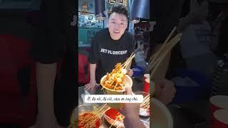Khi bạn có một nhóm bạn bán hàng rong. #food #shortvideo #thanhdop #gicungdop #mukbang