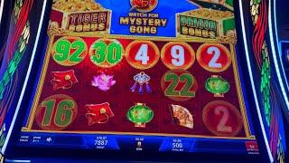 I REALLY LIKE THIS NEW TIGER DRAGON SLOT MACHINE MASSIVE AMAZING RUN LOTS OF BONUSES BIG WINS