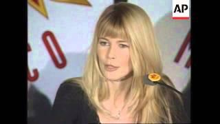 MEXICO: CLAUDIA SCHIFFER OPENS EXCLUSIVE FASHION CAFE