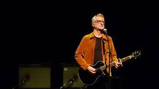 Billy Bragg - Rich Men Earning North of a Million