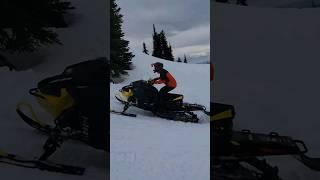 Holding it pinned!!! @skidoo@MountainStandardTimeWithLandon #skidoo #snowmobile #snowmobiling