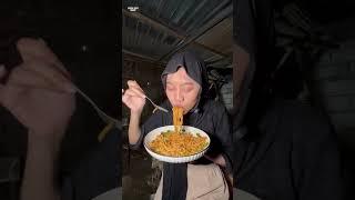 sepupu pertama kali makan mie ayam