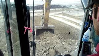 Cat 385C L Powerstripe Slamming 40 ton Trucks