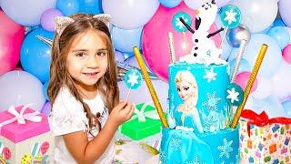 Mia celebra su 4º aniversario con familiares y amigos | Colección de cumpleaños de vacaciones