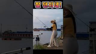 저 잘 던지죠?  #여캠낚시 #바다낚시터 #짬낚시 #고패킹 #여조사 #낚시여행 #낚시하는여자 #캐스팅영상 #참돔낚시 #낚시쇼츠