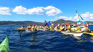 In kayak al centro del lago di Bracciano