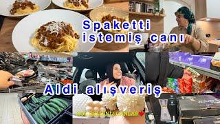 Can evde olunca planlar değişti/biraz alışveriş yaptık baya indirimler vardı/canı Spagetti çekmiş