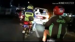 Escorting ambulan #02