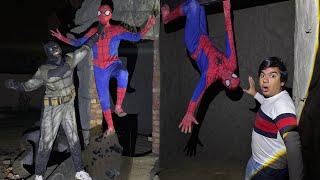 Spider-Man vs Bat-Man Fighting  in My Zoo