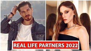 Serenay Sarikaya Vs Cagatay Ulusoy Real Life Partners 2022, Family, Married, Net Worth, Age, & More