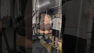 О том, какое упражнение эффективнее для гипертрофии мышц голени рассказывает Рамиль Шафигуллин 