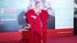 Sharon Stone guida la parata di star sul red carpet del Torino film festival