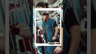 Stylish outfit #happy2find #candidphoto #wholesome #subwayart #streetphoto #happiness