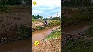 अगर आपको हंसी आती है तो यह वीडियो जरूर देखें!  #viral #shorts #video #funny