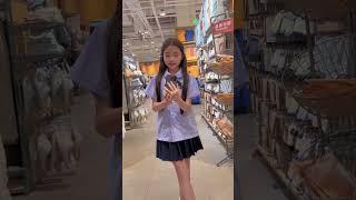10后竟然已经开始自拍了？ 偷看被抓包惊慌失措的小男孩多可爱呀～#日常vlog #校园 #对镜拍 #青梅竹马