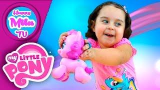 How To Walk My Little Pony Pinkie Pie Walking Pony Playskool Friends | HappyMilaTV #117