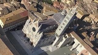 Flying in Tuscany by  Andrea Venturini