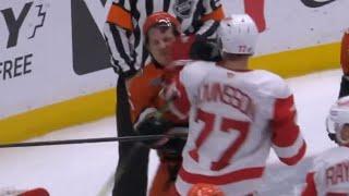 Simon Edvinsson vs Ryan Strome Fight / Scrum | Red Wings vs Ducks Fight