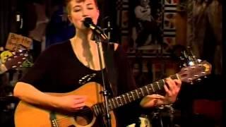Caitlin Leow - Love Me LIVE @ Kulak's Woodshed