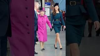 Queen Elizabeth & Princess Catherine’s first solo meeting made history. 🩷#shorts