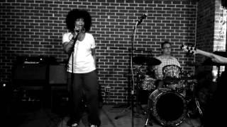 April sings Erykah Badu @Open Mic w/Steve Clements.