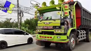 Viral truk tronton oleng