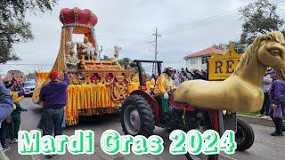 Travelmadic is live from Mardi Gras (Krewe of Rex) #trending #mardigras