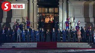 Biden, Xi, and APEC leaders meet for folkloric summit dinner