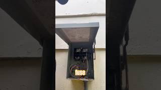 ️ This AC unit was hardwired without a fuse in the disconnect box.