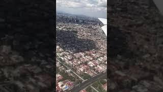 Aterrizaje de avión en la Ciudad de México, Distrito Federal en Septiembre de 2017