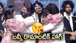 Allu Arjun Tight Romantic Hug With Saanvi Meghana | Vijay Devarakonda | Pushpaka Vimanam | SM