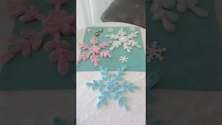 EASY DIY: How to make pipe cleaner snowflakes #diy #handmade #pipecleaners #snowflakes