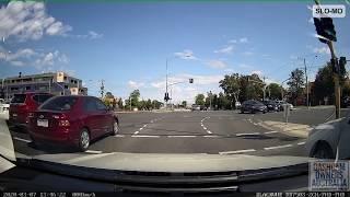 Driver runs red light and pulls in front of oncoming traffic - Victoria