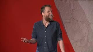 Educar para poder confiar / Educate so you can trust | Marcos Piangers | TEDxPorto