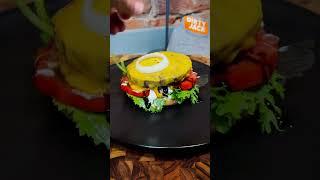 #Burger ￼#italianfood #burgertime #burgerlover #fastfood #streetfood #lecker #burrata #cheese