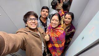 New Ghar Ki Lift Mein Aagye 