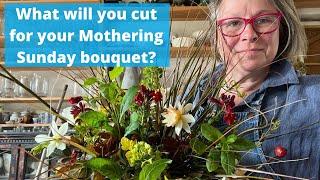 What can you cut to make a Mothering Sunday bouquet?