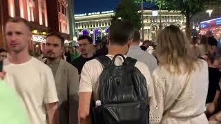 Ночная жизнь Москвы возле Метро Лубянка, Тверской район, 28.06.2024