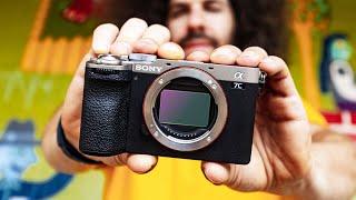 Sony a7C II Hands-On pREVIEW: a MINI a7 IV, But BETTER?!