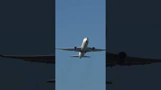 Very Smokey  United Airlines Boeing 767-300ER Takeoff from London Heathrow Airport - RW09R