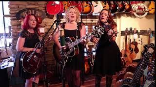 Cream City Music LIVE: Jolene (Dolly Parton) performed by The Whiskeybelles