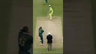 Ijaz Ahmed vs Lance Klusener Amazing #shorts #cricket