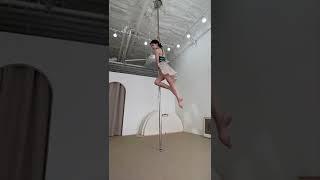하늘하늘 폴댄스 두 달 배우면 되는 기술? pole dance combo tricks #shorts