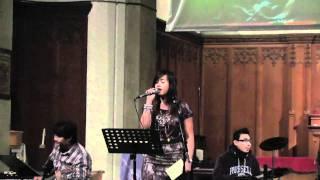 Hnin Wyut Ye Thaung - Christmas Service @ MCF London ( 18th Dec. 2010 )