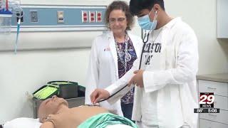 Immigrant students go behind the scenes at UVA Health