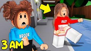 I FOUND My Sister SLEEPWALKING At 3AM in Roblox Snapchat!