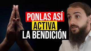 Haz esto con tus manos en medio de la oración y elimina toda energía negativa ¡Comprobado!