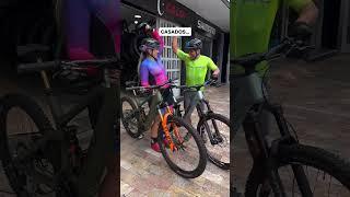 Casados X Solteiros #humor #bike #casal #amopedaluai #ciclismo #mtb