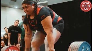 They Accidentally Loaded The Deadlift World Record For A Woman