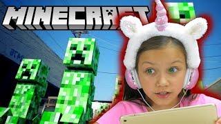 СПАСАЕМ КОТЯТ в Minecraft Строю 400 ЭТАЖНЫЙ Дом летсплей VIki Show